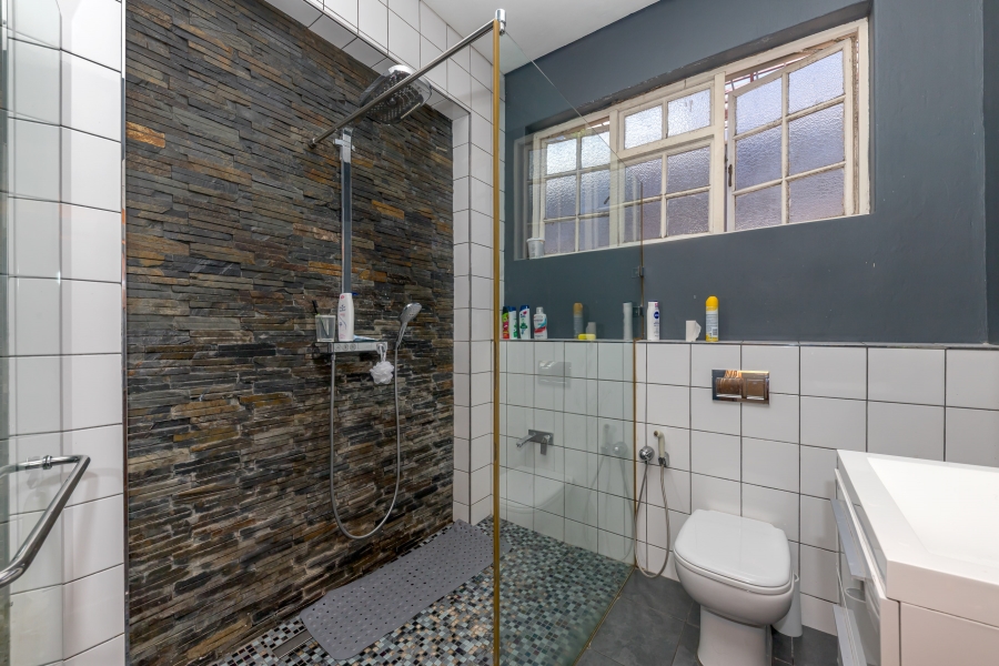 8 Bedroom Property for Sale in Walmer Estate Western Cape